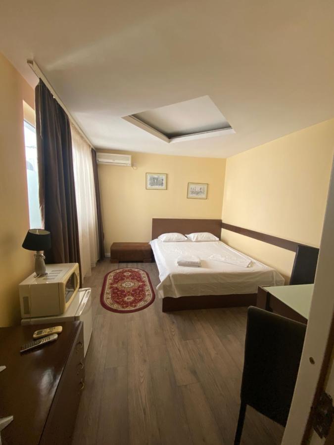 Ave Hotel Victoriei Bucharest Exterior photo